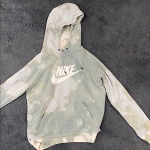Nike sweatshirt
